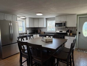 Fridge, microwave, oven, stovetop - Lake Mattoon Hideaway (Ash Grove Township)