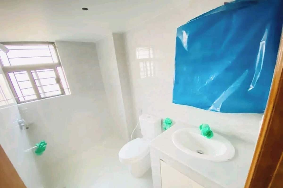 Signature Room | Bathroom