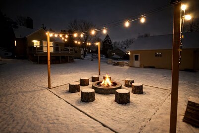 Deck + Fire Pit, Walk to Browns Lake Private Beach, Game Room, Near Lake Geneva