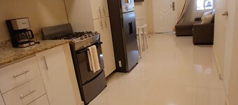 Cozy 1-bedroom townhome in beautiful Panamá with AC