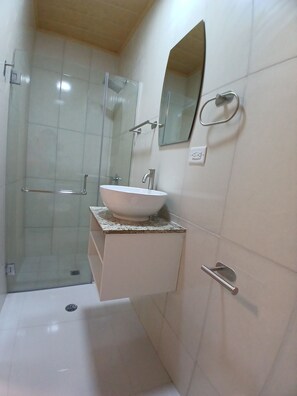 Towels, soap, toilet paper - Cozy 1-bedroom townhome in beautiful Panamá with AC (Panamá)