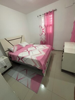 3 habitaciones, tabla de planchar con plancha y wifi gratis 