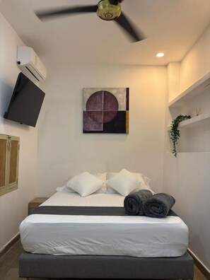 Standaard tweepersoonskamer, uitzicht op binnenplaats