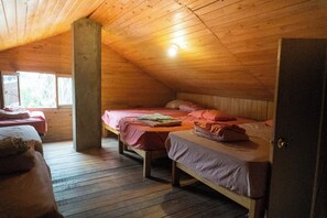7 bedrooms, free WiFi, bed sheets, wheelchair access