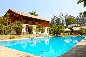 Piscine extérieure