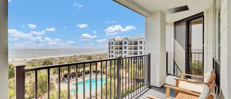 Apartment (3 Bedrooms) | Property grounds