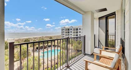 411 Summerhouse by Avantstay Ocean-view Condo + Pool Access + Golf + Trails in Wild Dunes