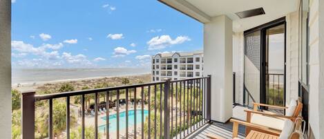 Apartment (3 Bedrooms) | Front of property