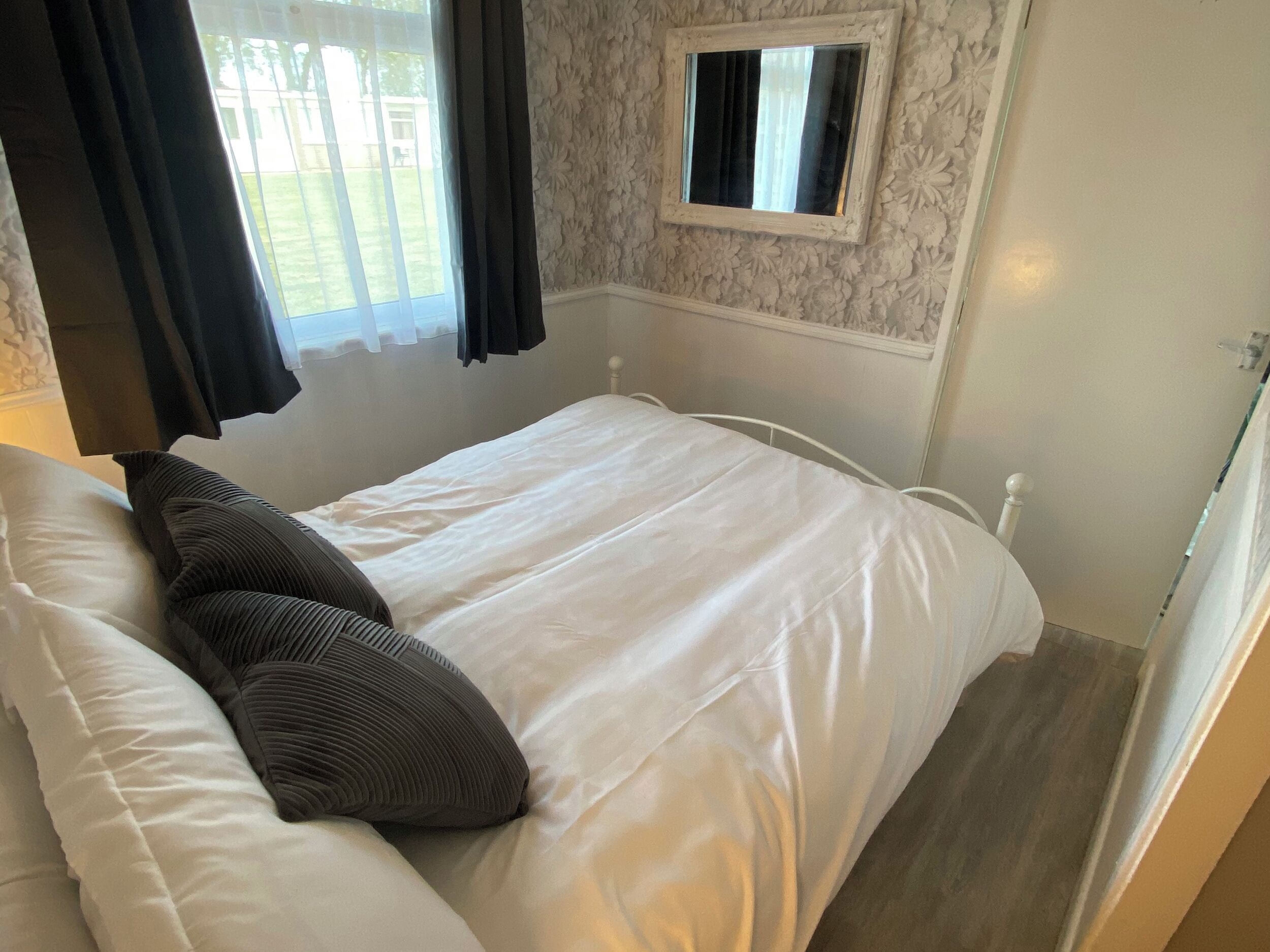 Chalet 58, Pet Friendly, With Pool In California, Norfolk - Winterton-on-Sea