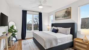 House (4 Bedrooms) | Interior - Cliffside Social by Avantstay Rooftop Lounge + Firepit + + Mini Gold + Game Room Near Broadway (Nashville)