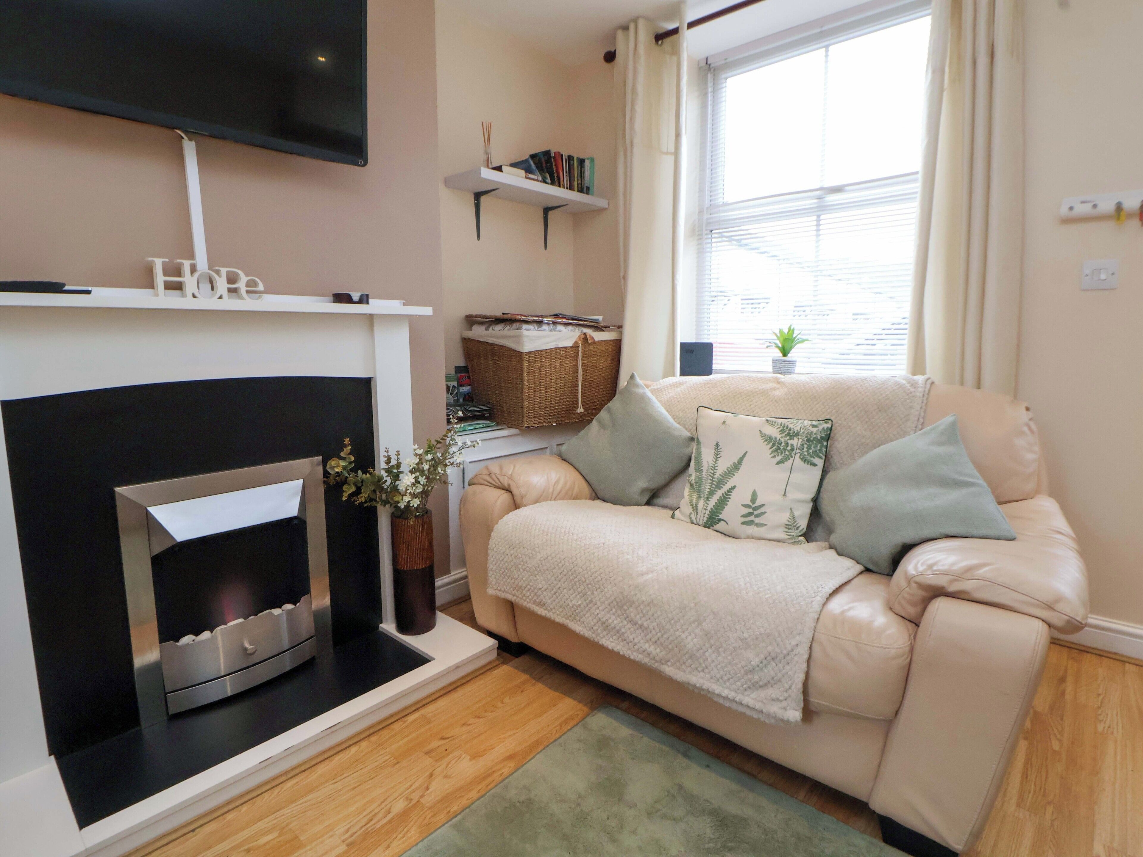 Hill View, Pet Friendly, With A Garden In Bala - 발라