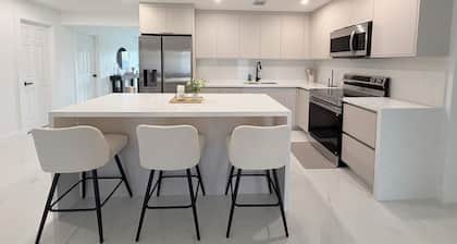 Spacious 5-bedroom house in welcoming Miami Gardens near hard rock