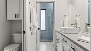 House (4 Bedrooms) | Interior - Oak Haus by Avantstay Perfect for Groups Modern Design + Outdoor Patio Near Soco + Lady Bird + Zilker (Austin)