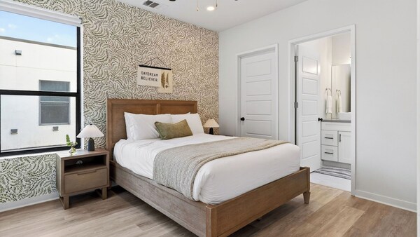 Oak Haus By Avantstay Perfect For Groups Modern Design + Outdoor Patio Near Soco + Lady Bird + Zilker - Austin, TX