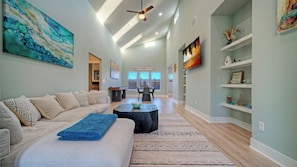House (4 Bedrooms) | Interior - Mermaid's Oasis by Avantstay Spacious Port A Home + Private Pool + Firepit + Games Near the Beach (Port Aransas)