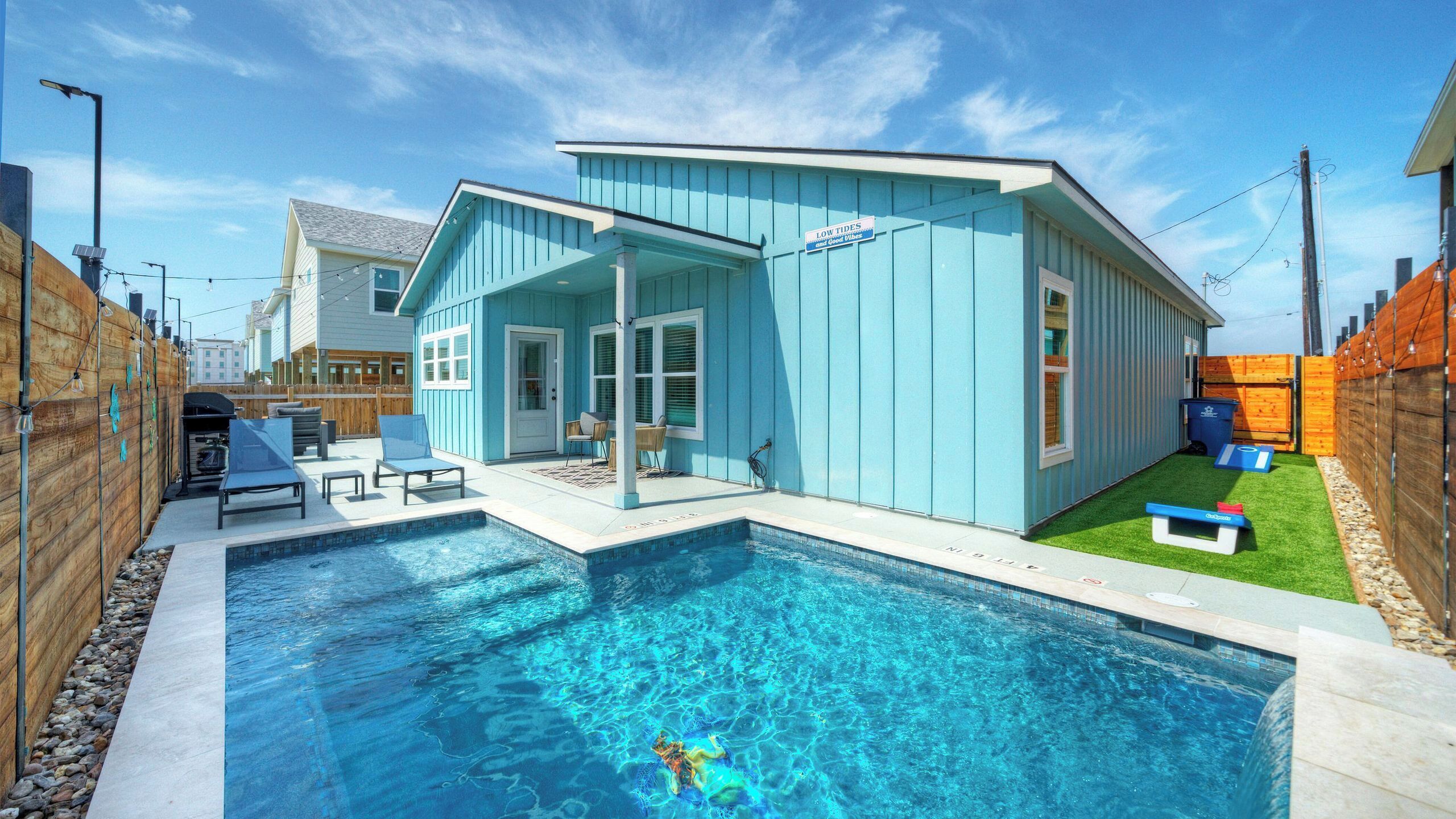 Talo (4 Bedrooms) | Uima-allas