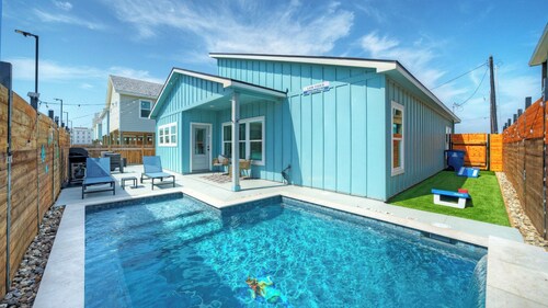 Mermaid's Oasis by Avantstay Spacious Port A Home + Private Pool + Firepit + Games Near the Beach