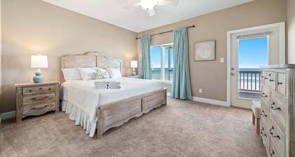 Ocean Blue | Pet-Friendly + Beachfront Duplex