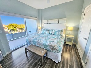 Tabla de planchar con plancha, wifi gratis y ropa de cama 