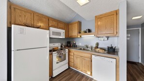 Interior - Beach Front Perch by Avantstay Lakefront Condo + Views + Near Dining and Skiing (South Lake Tahoe)