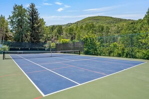 Sports court - Two Pools Tennis Balcony Hiking Golf Biking Restaurants Activities Summer Perfection! (Park City)