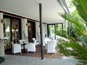 Outdoor dining - Hotel Arabel (Riccione)