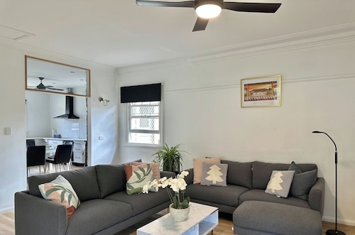 KozyGuru | Wyong | Cottage Close to Everything