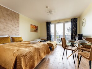 1 bedroom, iron/ironing board, WiFi, bed sheets - Mostek Riverside Modern Studio (Gdańsk)