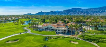 Beautifully Appointed Rare Single Story 2BD 2Bath Townhouse in Desert Falls