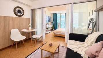1 bedroom, iron/ironing board, WiFi, bed sheets