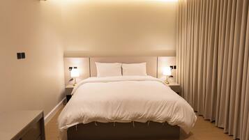 Egyptian cotton sheets, premium bedding, down comforters, pillowtop beds