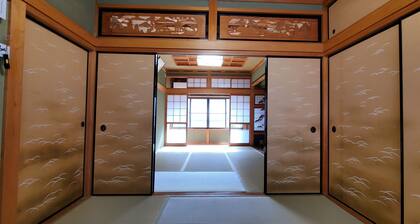 Tsubaki no Yado, Nara, a single house for rent, optional sightseeing and lodging to improve the quality of your trip "Japanese cooking experience, World Cultural Heritage sightseeing guide, Nara Okuyama primeval forest hiking Wakakusa mountain climbing gu