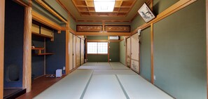 Interior - Tsubaki no Yado, Nara, a single house for rent, optional sightseeing and lodging to improve the quality of your trip "Japanese cooking experience, World Cultural Heritage sightseeing guide, Nara Okuyama primeval forest hiking Wakakusa mountain climbing gu (奈良市)