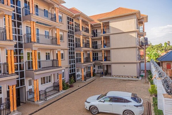 Exterior - Alma Hotels Kampala (Kampala)