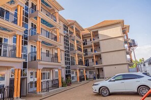 Exterior - Alma Hotels Kampala (Kampala)