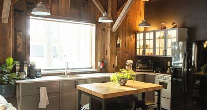 Barndominium with Goats, Hot Tub, Forest & River