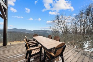Outdoor dining - Private Luxury Mountain Retreat | Hot Tub, Epic Views, Game Room, Sleeps 16 (Banner Elk)