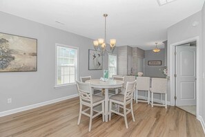 Dining - 3652 Claypond Village Ln (Myrtle Beach)
