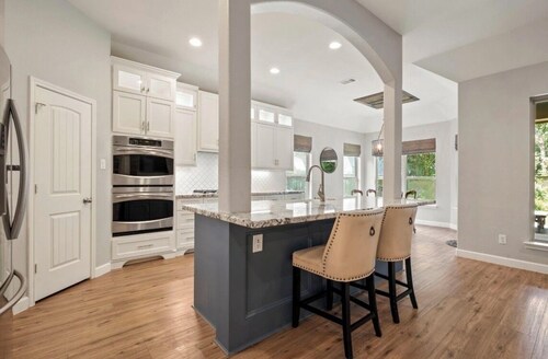 Spacious 4-bedroom house in gorgeous Creekside Neighborhood