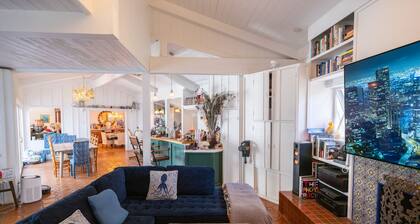 Amazing 5-bedroom farmhouse in quaint Rolling Hills Estates with AC and nature!