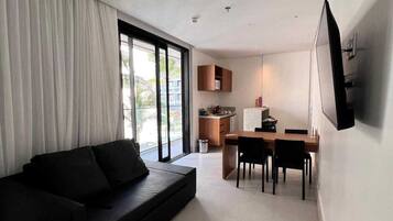 Doppia Comfort, vista piscina | Area soggiorno