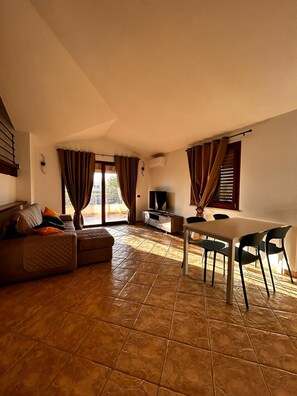 Living area - Vacation home Mary near the sea (Tortoli')