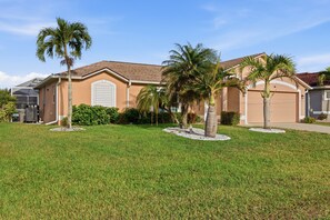 Exterior - Early Terrace Retreat with HEATED POOL 3BRs-2Baths (Port Charlotte)