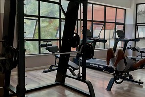 Fitness facility - Luxury 6-Bed Penthouse with Sky Terrace (Nairobi)