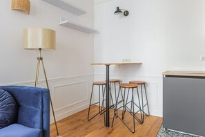 Interior - Blueground | Europe, elevator, nr Parc Monceau (Paris)