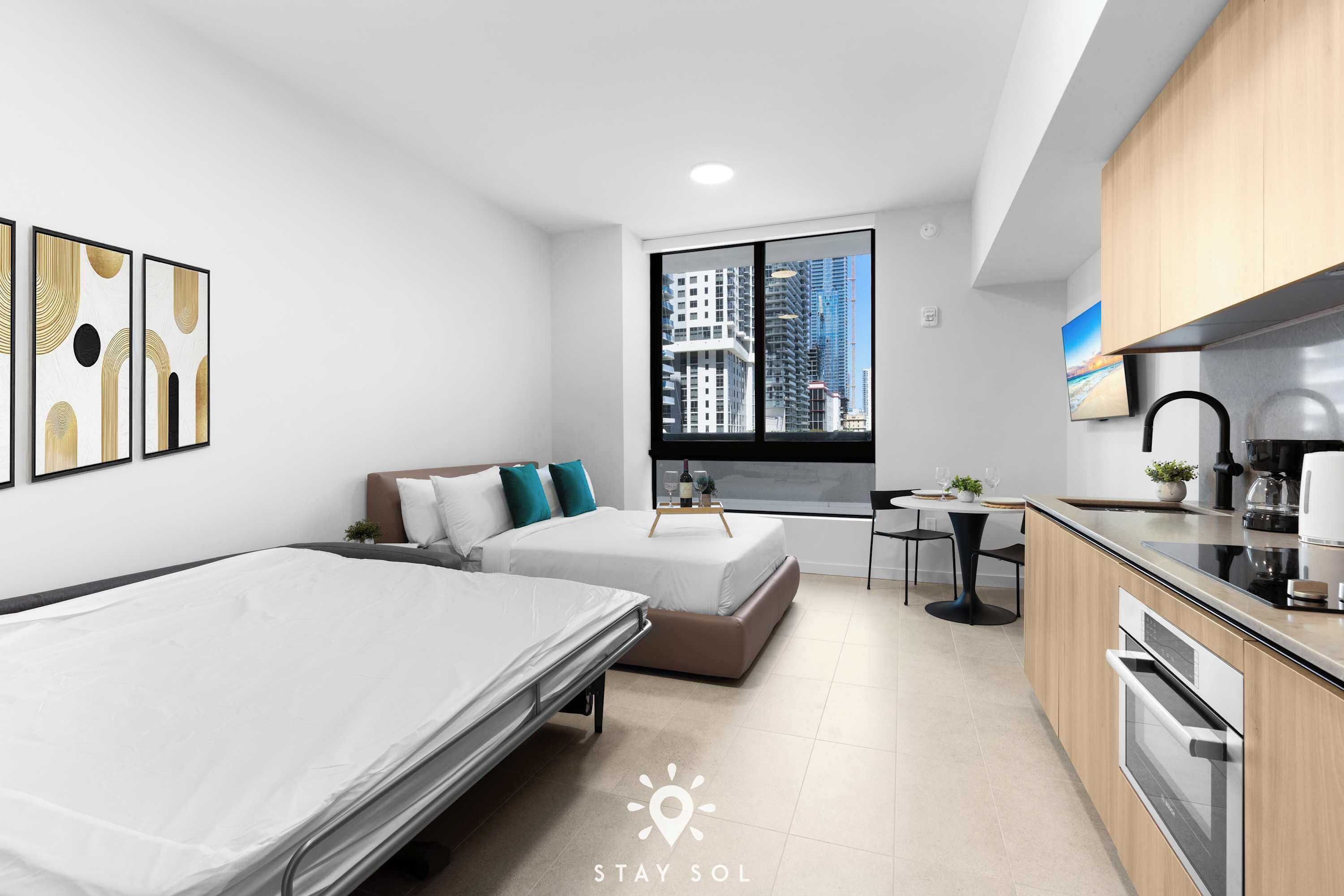 Travel crib, WiFi, bed sheets