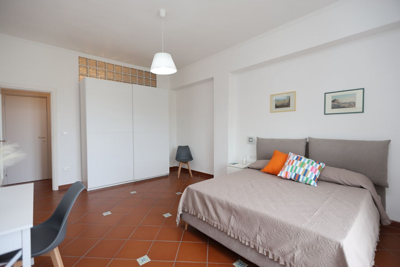 3 Schlafzimmer, Schreibtisch, Bügeleisen/Bügelbrett, Reisekinderbett