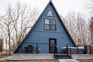 Exterior - The Shady Roost | Cozy Cabin w/ Hot Tub & Fire Pit (Cave-In-Rock Precinct)