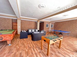 Games room - Hotel nube II 10 min from airport room 2 (Santo Domingo este)