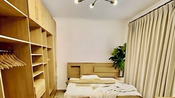 Apartment, 2 Bedrooms, Accessible, Smoking | 3 bedrooms